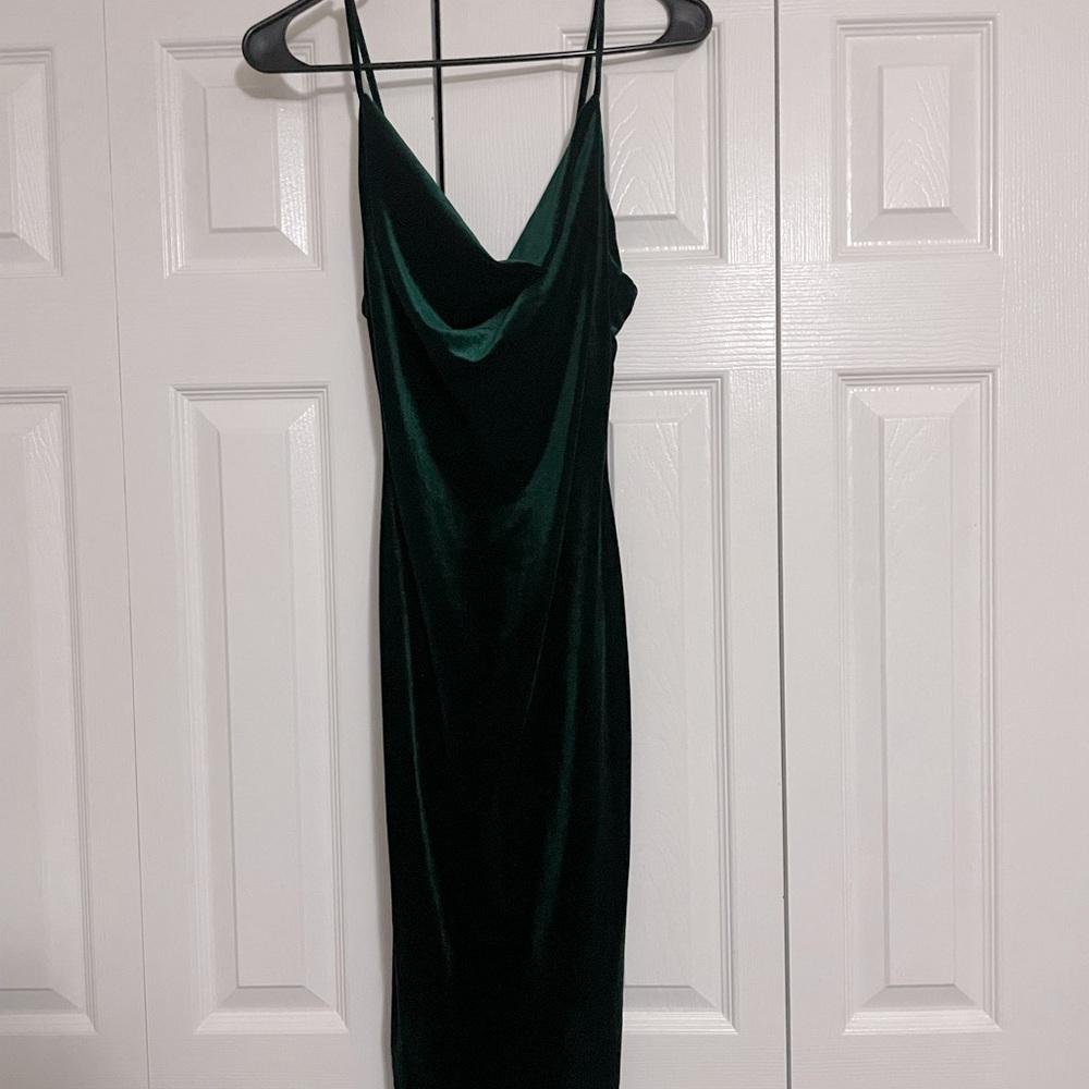 NWT Lulus Green Velvet dress size small